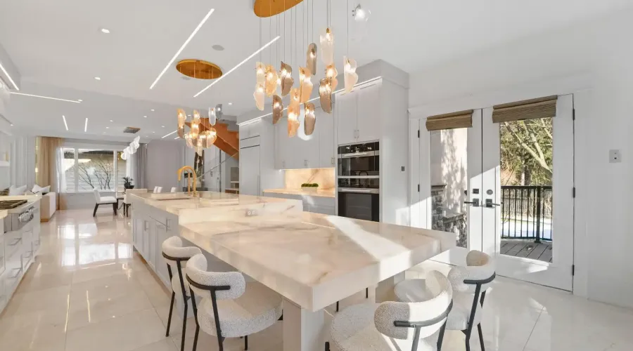 3168 Lakeshore Road W, Oakville, Ontario, L6L 1J6, Canada, 4 Bedrooms Bedrooms, ,6 BathroomsBathrooms,Residential,For Sale,3168 Lakeshore Road W,2023452