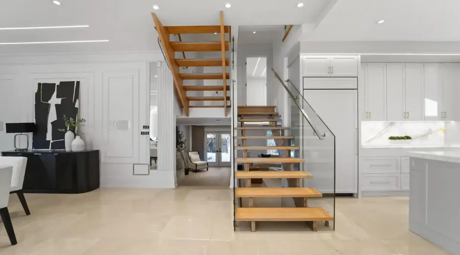 3168 Lakeshore Road W, Oakville, Ontario, L6L 1J6, Canada, 4 Bedrooms Bedrooms, ,6 BathroomsBathrooms,Residential,For Sale,3168 Lakeshore Road W,2023452