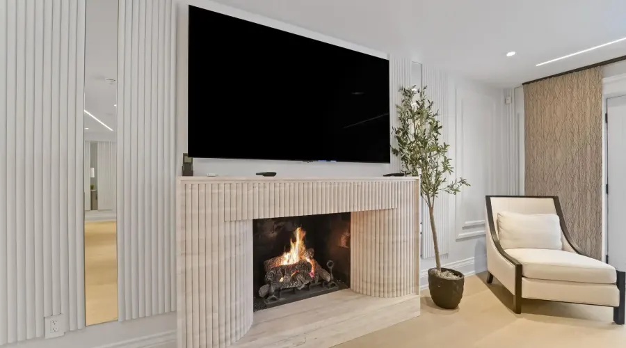 3168 Lakeshore Road W, Oakville, Ontario, L6L 1J6, Canada, 4 Bedrooms Bedrooms, ,6 BathroomsBathrooms,Residential,For Sale,3168 Lakeshore Road W,2023452