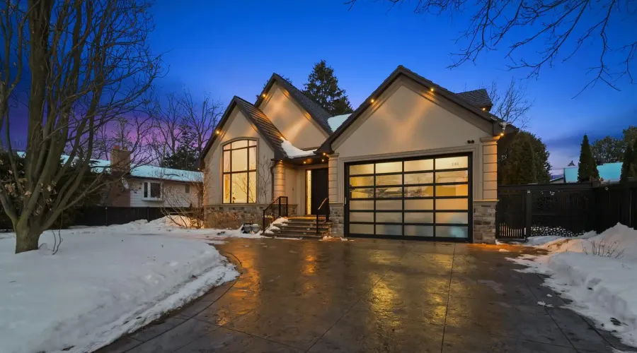 3168 Lakeshore Road W, Oakville, Ontario, L6L 1J6, Canada, 4 Bedrooms Bedrooms, ,6 BathroomsBathrooms,Residential,For Sale,3168 Lakeshore Road W,2023452