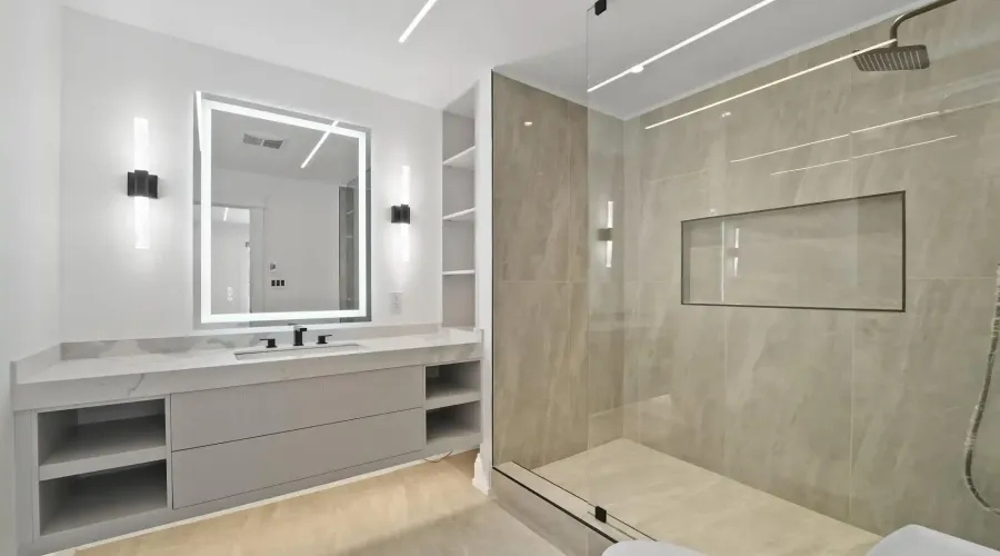 3168 Lakeshore Road W, Oakville, Ontario, L6L 1J6, Canada, 4 Bedrooms Bedrooms, ,6 BathroomsBathrooms,Residential,For Sale,3168 Lakeshore Road W,2023452