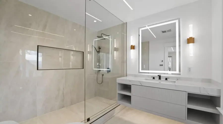 3168 Lakeshore Road W, Oakville, Ontario, L6L 1J6, Canada, 4 Bedrooms Bedrooms, ,6 BathroomsBathrooms,Residential,For Sale,3168 Lakeshore Road W,2023452