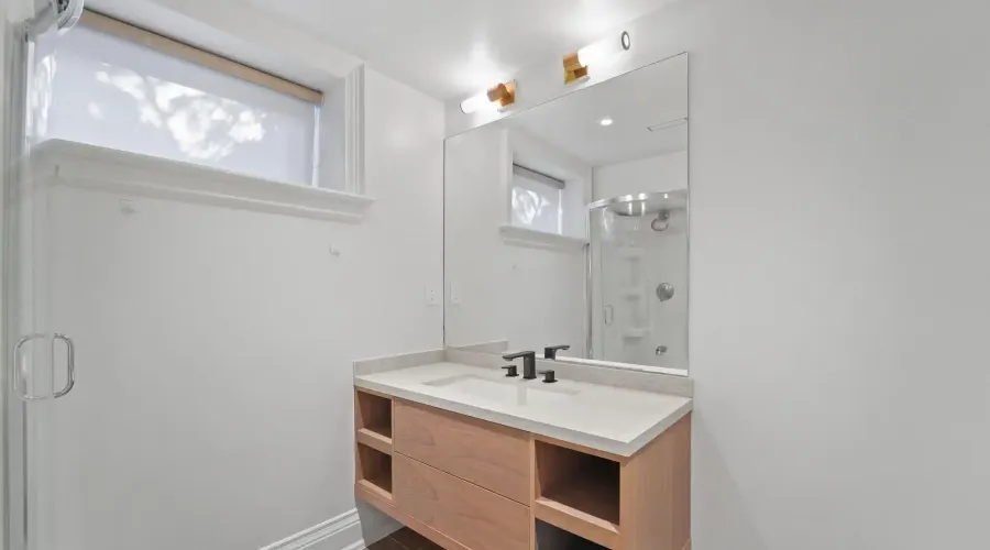 3168 Lakeshore Road W, Oakville, Ontario, L6L 1J6, Canada, 4 Bedrooms Bedrooms, ,6 BathroomsBathrooms,Residential,For Sale,3168 Lakeshore Road W,2023452