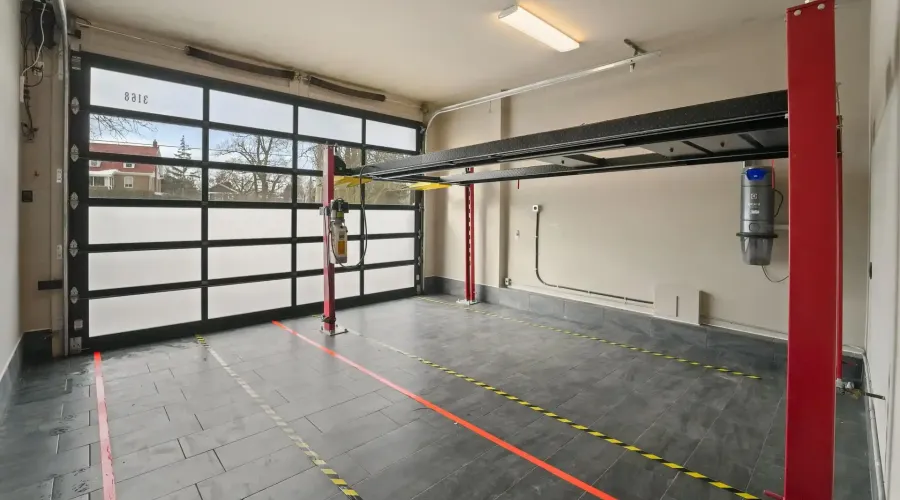 3168 Lakeshore Road W, Oakville, Ontario, L6L 1J6, Canada, 4 Bedrooms Bedrooms, ,6 BathroomsBathrooms,Residential,For Sale,3168 Lakeshore Road W,2023452