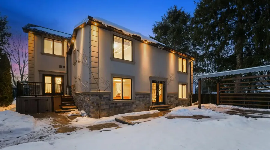 3168 Lakeshore Road W, Oakville, Ontario, L6L 1J6, Canada, 4 Bedrooms Bedrooms, ,6 BathroomsBathrooms,Residential,For Sale,3168 Lakeshore Road W,2023452