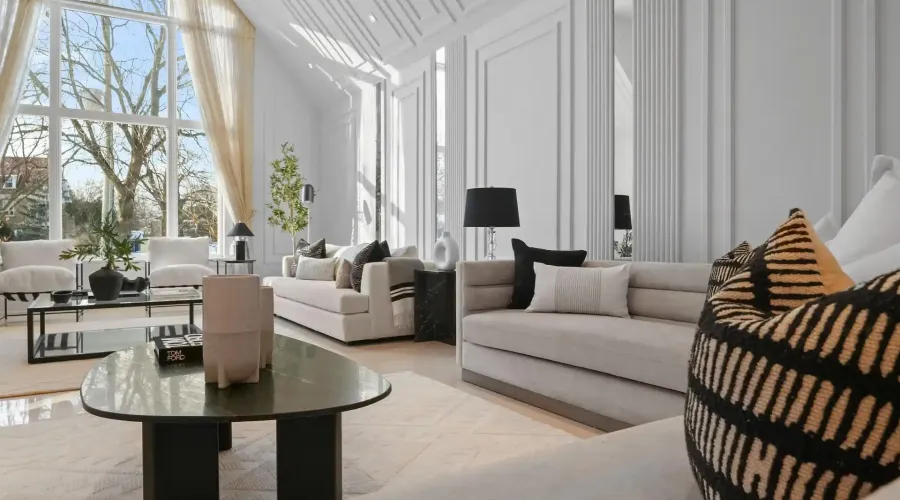 3168 Lakeshore Road W, Oakville, Ontario, L6L 1J6, Canada, 4 Bedrooms Bedrooms, ,6 BathroomsBathrooms,Residential,For Sale,3168 Lakeshore Road W,2023452