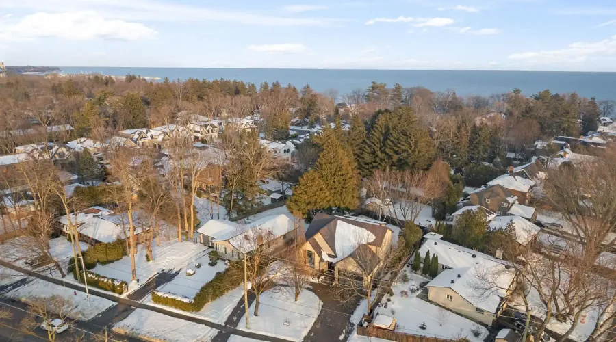 3168 Lakeshore Road W, Oakville, Ontario, L6L 1J6, Canada, 4 Bedrooms Bedrooms, ,6 BathroomsBathrooms,Residential,For Sale,3168 Lakeshore Road W,2023452