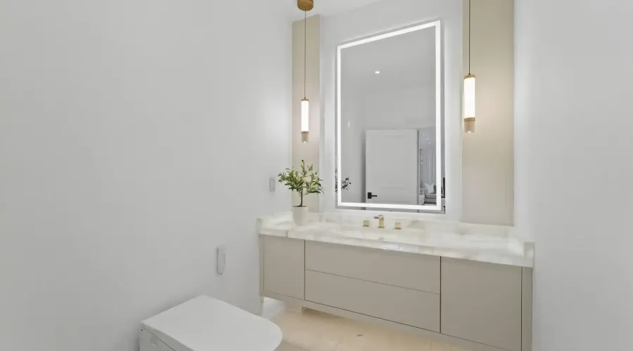 3168 Lakeshore Road W, Oakville, Ontario, L6L 1J6, Canada, 4 Bedrooms Bedrooms, ,6 BathroomsBathrooms,Residential,For Sale,3168 Lakeshore Road W,2023452