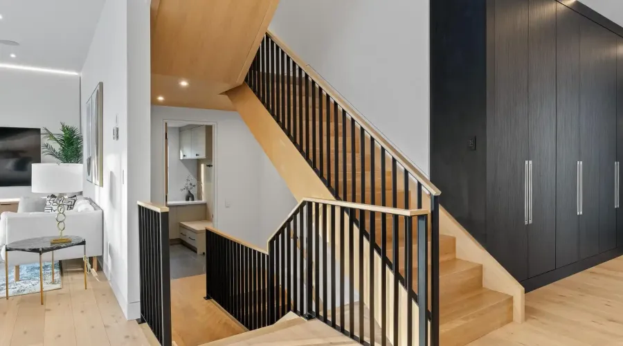 2186 Harcourt Crescent, Mississauga, Ontario, L4Y 1W1, Canada, 4 Bedrooms Bedrooms, ,6 BathroomsBathrooms,Residential,For Sale,2186 Harcourt Crescent,2023453