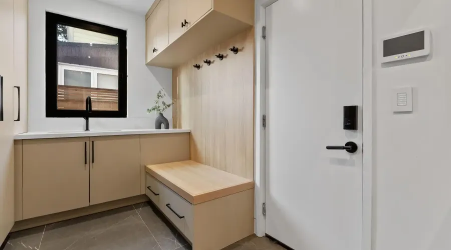 2186 Harcourt Crescent, Mississauga, Ontario, L4Y 1W1, Canada, 4 Bedrooms Bedrooms, ,6 BathroomsBathrooms,Residential,For Sale,2186 Harcourt Crescent,2023453