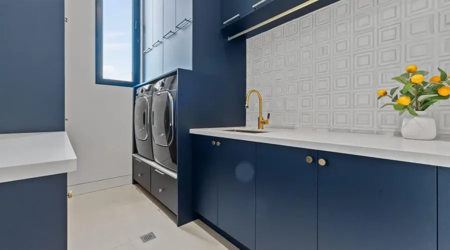 2186 Harcourt Crescent, Mississauga, Ontario, L4Y 1W1, Canada, 4 Bedrooms Bedrooms, ,6 BathroomsBathrooms,Residential,For Sale,2186 Harcourt Crescent,2023453