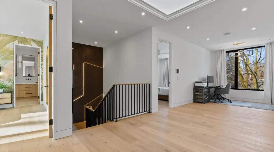 2186 Harcourt Crescent, Mississauga, Ontario, L4Y 1W1, Canada, 4 Bedrooms Bedrooms, ,6 BathroomsBathrooms,Residential,For Sale,2186 Harcourt Crescent,2023453