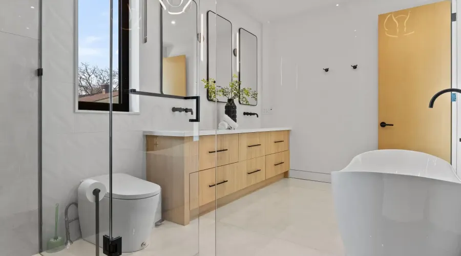 2186 Harcourt Crescent, Mississauga, Ontario, L4Y 1W1, Canada, 4 Bedrooms Bedrooms, ,6 BathroomsBathrooms,Residential,For Sale,2186 Harcourt Crescent,2023453