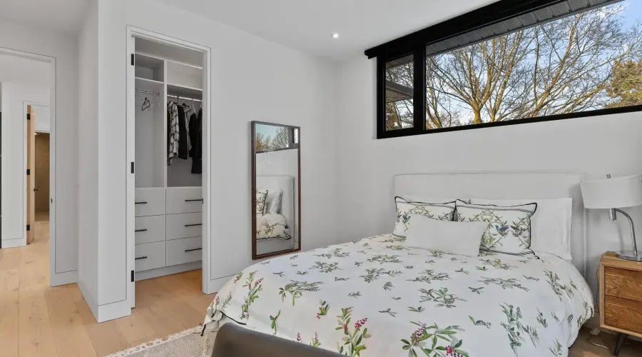 2186 Harcourt Crescent, Mississauga, Ontario, L4Y 1W1, Canada, 4 Bedrooms Bedrooms, ,6 BathroomsBathrooms,Residential,For Sale,2186 Harcourt Crescent,2023453