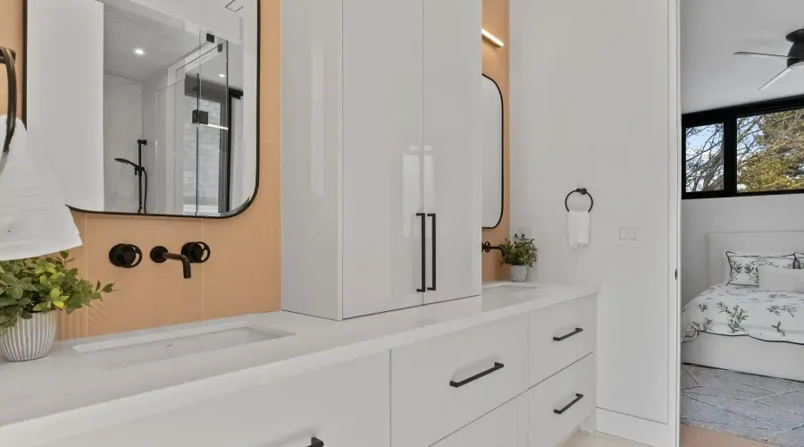 2186 Harcourt Crescent, Mississauga, Ontario, L4Y 1W1, Canada, 4 Bedrooms Bedrooms, ,6 BathroomsBathrooms,Residential,For Sale,2186 Harcourt Crescent,2023453