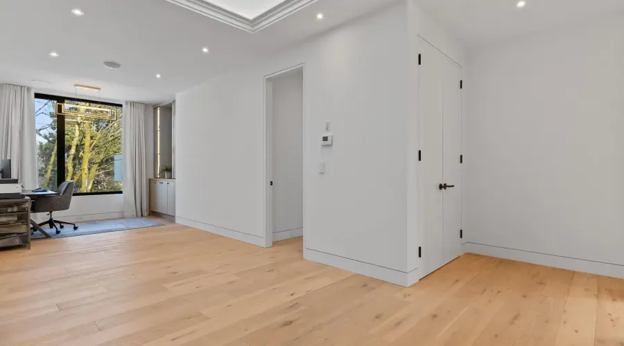 2186 Harcourt Crescent, Mississauga, Ontario, L4Y 1W1, Canada, 4 Bedrooms Bedrooms, ,6 BathroomsBathrooms,Residential,For Sale,2186 Harcourt Crescent,2023453