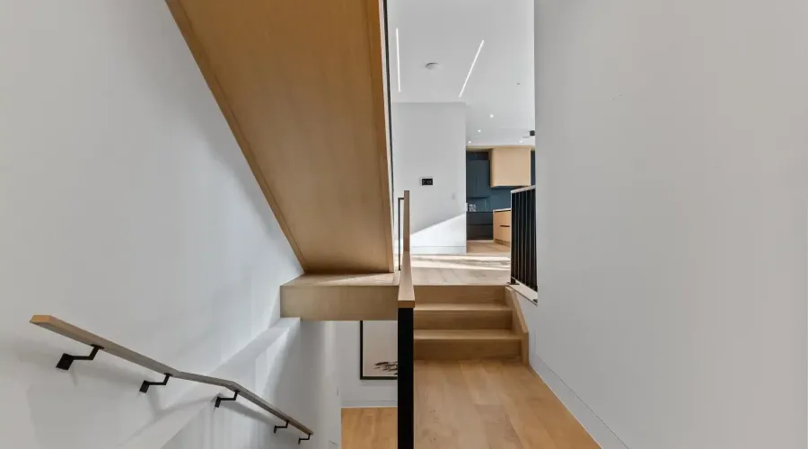 2186 Harcourt Crescent, Mississauga, Ontario, L4Y 1W1, Canada, 4 Bedrooms Bedrooms, ,6 BathroomsBathrooms,Residential,For Sale,2186 Harcourt Crescent,2023453