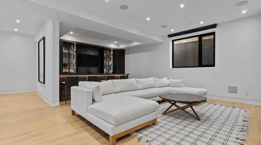 2186 Harcourt Crescent, Mississauga, Ontario, L4Y 1W1, Canada, 4 Bedrooms Bedrooms, ,6 BathroomsBathrooms,Residential,For Sale,2186 Harcourt Crescent,2023453