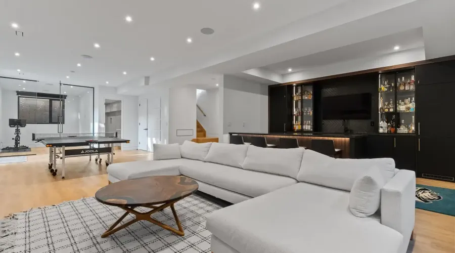 2186 Harcourt Crescent, Mississauga, Ontario, L4Y 1W1, Canada, 4 Bedrooms Bedrooms, ,6 BathroomsBathrooms,Residential,For Sale,2186 Harcourt Crescent,2023453