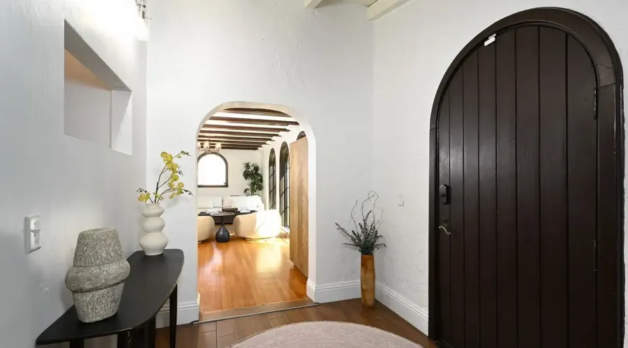 6251 10th Avenue S, Gulfport, Florida, 33707, United States, 4 Bedrooms Bedrooms, 14 Rooms Rooms,2 BathroomsBathrooms,Residential,For Sale,10th Avenue ,2024357