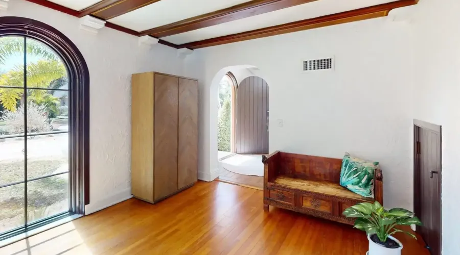 6251 10th Avenue S, Gulfport, Florida, 33707, United States, 4 Bedrooms Bedrooms, 14 Rooms Rooms,2 BathroomsBathrooms,Residential,For Sale,10th Avenue ,2024357