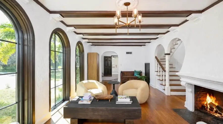 6251 10th Avenue S, Gulfport, Florida, 33707, United States, 4 Bedrooms Bedrooms, 14 Rooms Rooms,2 BathroomsBathrooms,Residential,For Sale,10th Avenue ,2024357