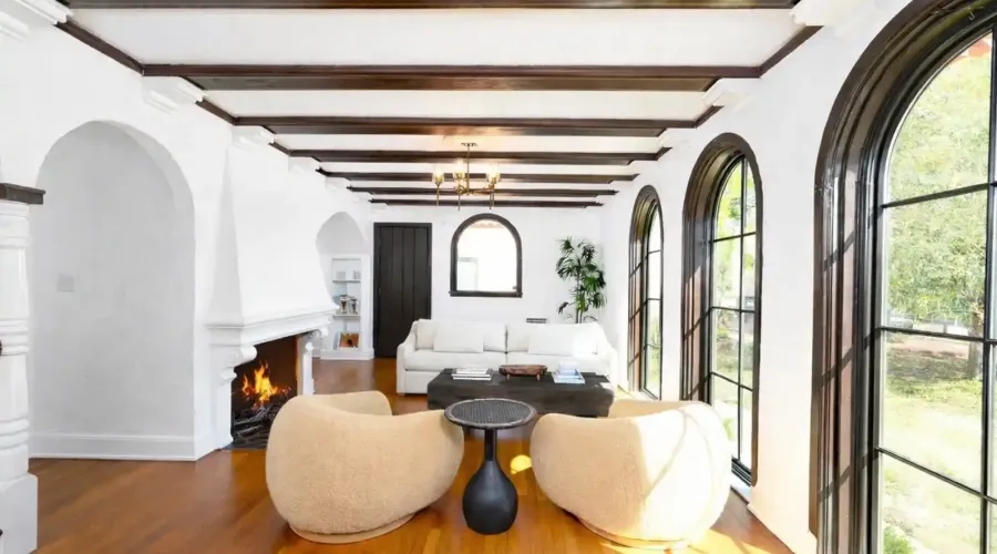 6251 10th Avenue S, Gulfport, Florida, 33707, United States, 4 Bedrooms Bedrooms, 14 Rooms Rooms,2 BathroomsBathrooms,Residential,For Sale,10th Avenue ,2024357