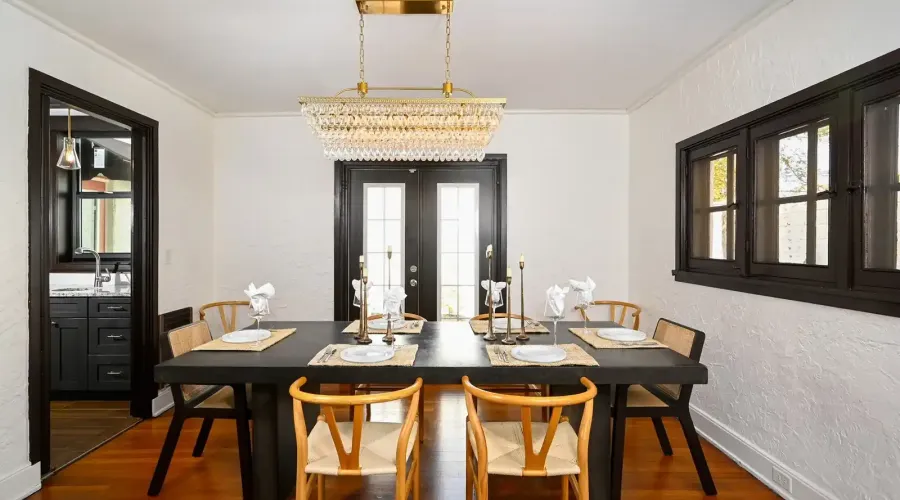 6251 10th Avenue S, Gulfport, Florida, 33707, United States, 4 Bedrooms Bedrooms, 14 Rooms Rooms,2 BathroomsBathrooms,Residential,For Sale,10th Avenue ,2024357