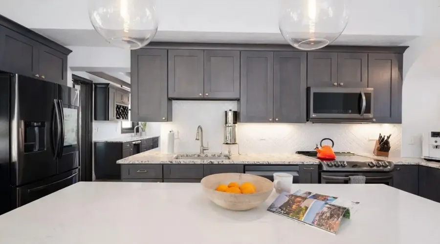 6251 10th Avenue S, Gulfport, Florida, 33707, United States, 4 Bedrooms Bedrooms, 14 Rooms Rooms,2 BathroomsBathrooms,Residential,For Sale,10th Avenue ,2024357