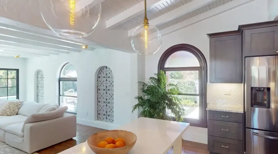 6251 10th Avenue S, Gulfport, Florida, 33707, United States, 4 Bedrooms Bedrooms, 14 Rooms Rooms,2 BathroomsBathrooms,Residential,For Sale,10th Avenue ,2024357