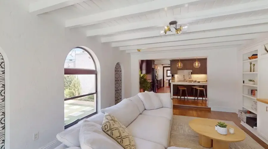 6251 10th Avenue S, Gulfport, Florida, 33707, United States, 4 Bedrooms Bedrooms, 14 Rooms Rooms,2 BathroomsBathrooms,Residential,For Sale,10th Avenue ,2024357