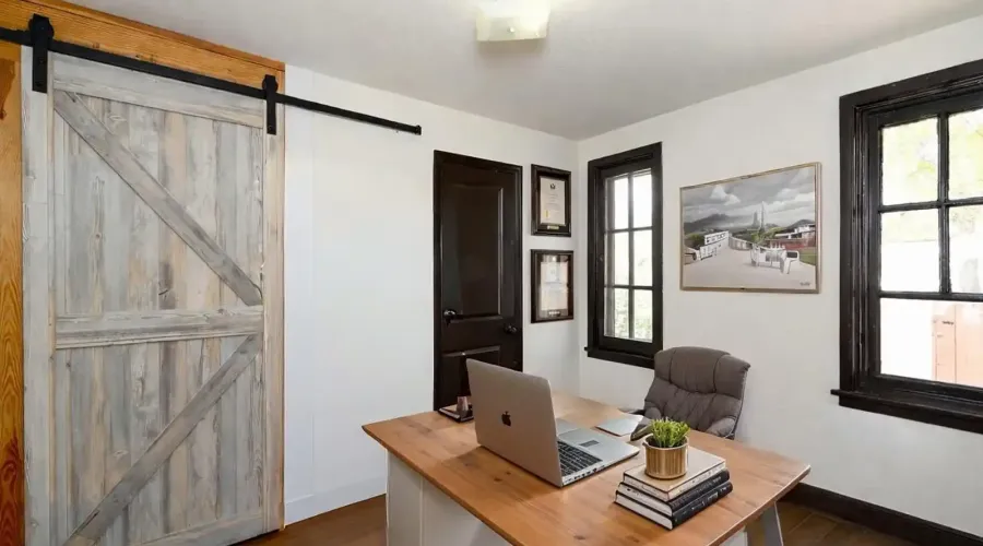 6251 10th Avenue S, Gulfport, Florida, 33707, United States, 4 Bedrooms Bedrooms, 14 Rooms Rooms,2 BathroomsBathrooms,Residential,For Sale,10th Avenue ,2024357