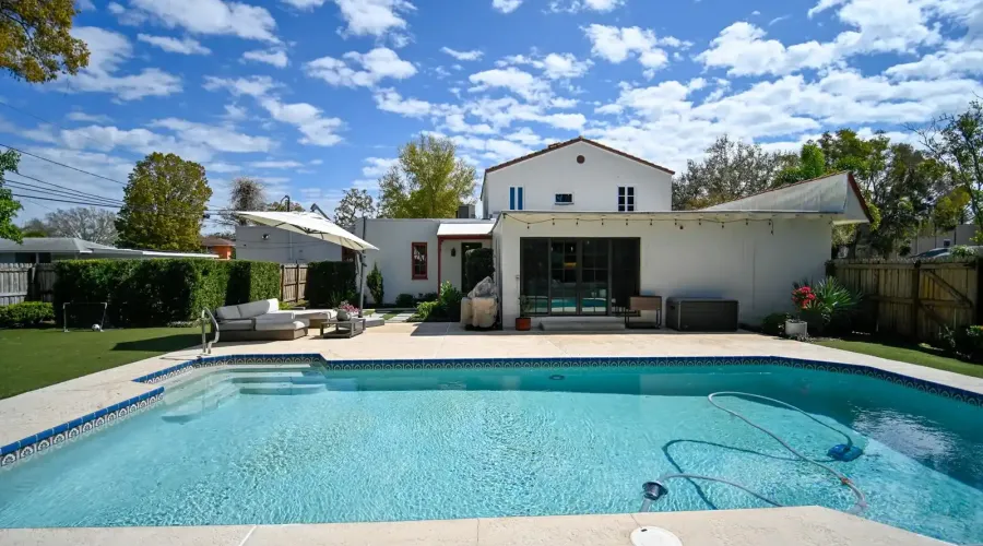 6251 10th Avenue S, Gulfport, Florida, 33707, United States, 4 Bedrooms Bedrooms, 14 Rooms Rooms,2 BathroomsBathrooms,Residential,For Sale,10th Avenue ,2024357