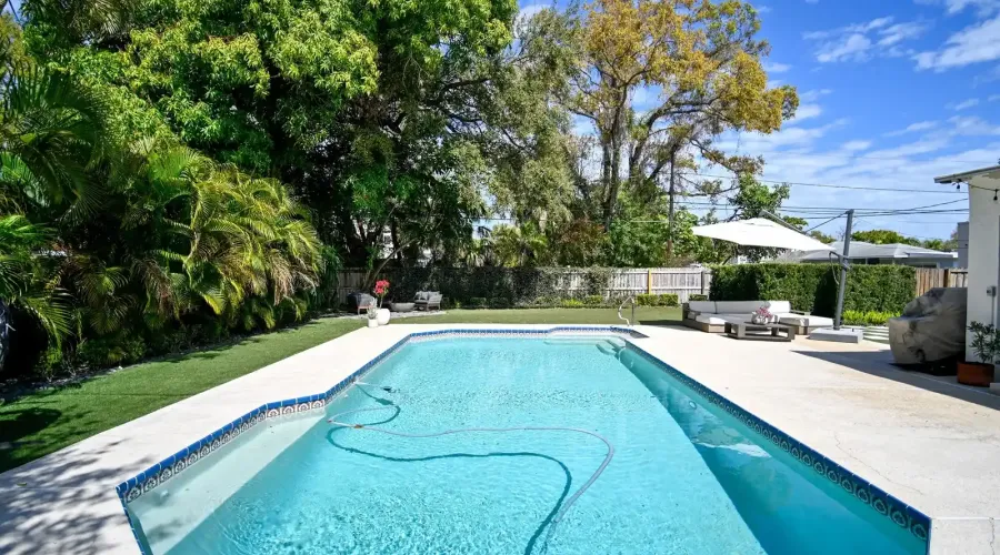 6251 10th Avenue S, Gulfport, Florida, 33707, United States, 4 Bedrooms Bedrooms, 14 Rooms Rooms,2 BathroomsBathrooms,Residential,For Sale,10th Avenue ,2024357