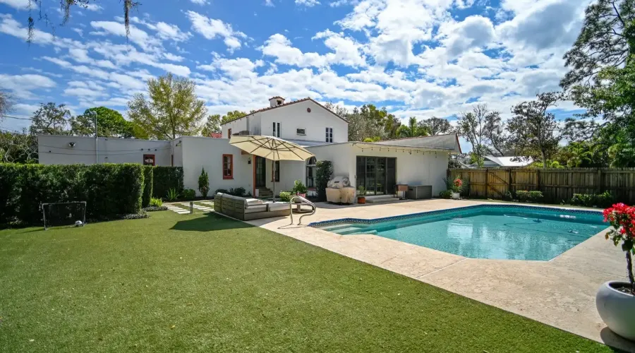 6251 10th Avenue S, Gulfport, Florida, 33707, United States, 4 Bedrooms Bedrooms, 14 Rooms Rooms,2 BathroomsBathrooms,Residential,For Sale,10th Avenue ,2024357