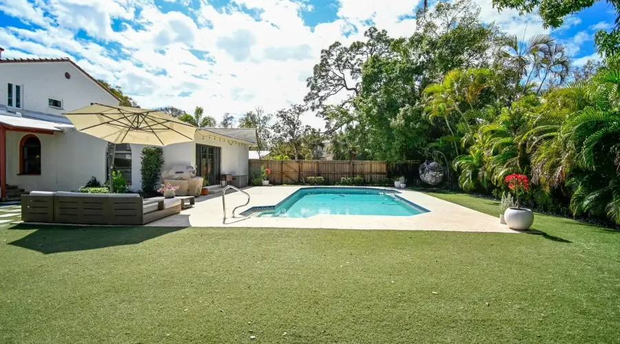 6251 10th Avenue S, Gulfport, Florida, 33707, United States, 4 Bedrooms Bedrooms, 14 Rooms Rooms,2 BathroomsBathrooms,Residential,For Sale,10th Avenue ,2024357