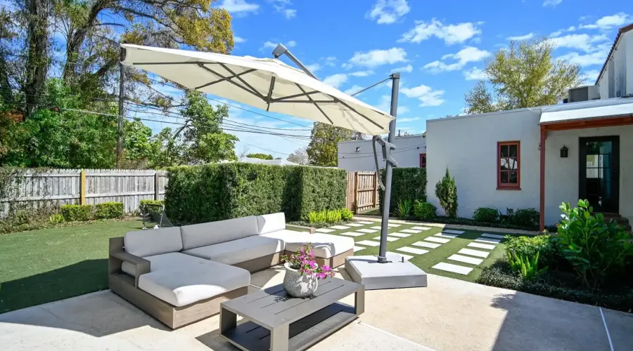 6251 10th Avenue S, Gulfport, Florida, 33707, United States, 4 Bedrooms Bedrooms, 14 Rooms Rooms,2 BathroomsBathrooms,Residential,For Sale,10th Avenue ,2024357