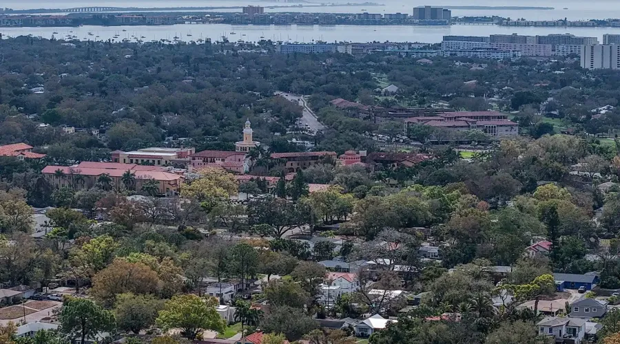 6251 10th Avenue S, Gulfport, Florida, 33707, United States, 4 Bedrooms Bedrooms, 14 Rooms Rooms,2 BathroomsBathrooms,Residential,For Sale,10th Avenue ,2024357