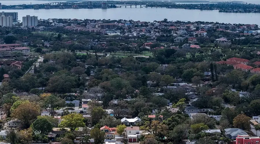 6251 10th Avenue S, Gulfport, Florida, 33707, United States, 4 Bedrooms Bedrooms, 14 Rooms Rooms,2 BathroomsBathrooms,Residential,For Sale,10th Avenue ,2024357