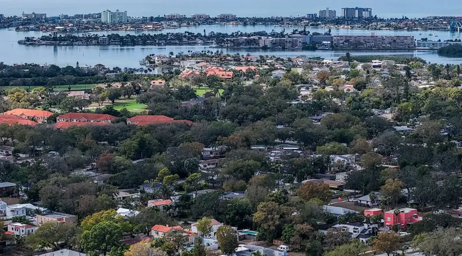 6251 10th Avenue S, Gulfport, Florida, 33707, United States, 4 Bedrooms Bedrooms, 14 Rooms Rooms,2 BathroomsBathrooms,Residential,For Sale,10th Avenue ,2024357