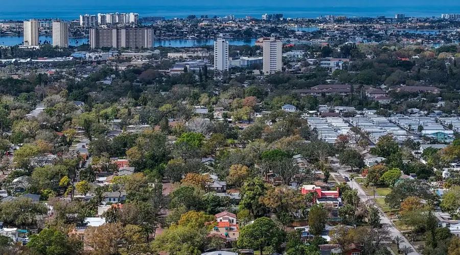 6251 10th Avenue S, Gulfport, Florida, 33707, United States, 4 Bedrooms Bedrooms, 14 Rooms Rooms,2 BathroomsBathrooms,Residential,For Sale,10th Avenue ,2024357