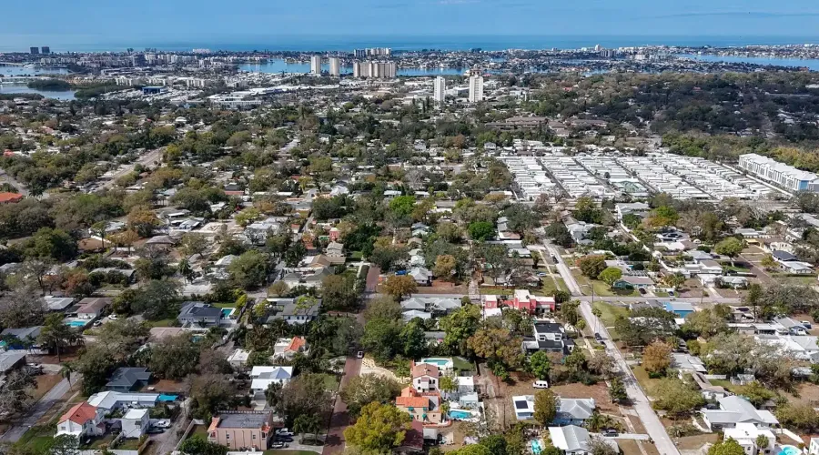 6251 10th Avenue S, Gulfport, Florida, 33707, United States, 4 Bedrooms Bedrooms, 14 Rooms Rooms,2 BathroomsBathrooms,Residential,For Sale,10th Avenue ,2024357