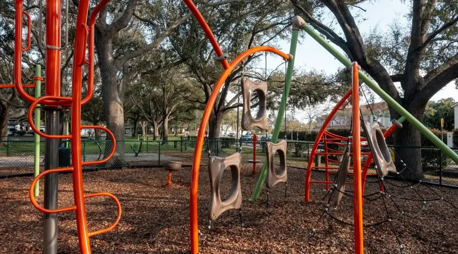 6251 10th Avenue S, Gulfport, Florida, 33707, United States, 4 Bedrooms Bedrooms, 14 Rooms Rooms,2 BathroomsBathrooms,Residential,For Sale,10th Avenue ,2024357