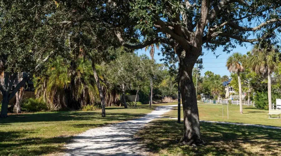 6251 10th Avenue S, Gulfport, Florida, 33707, United States, 4 Bedrooms Bedrooms, 14 Rooms Rooms,2 BathroomsBathrooms,Residential,For Sale,10th Avenue ,2024357