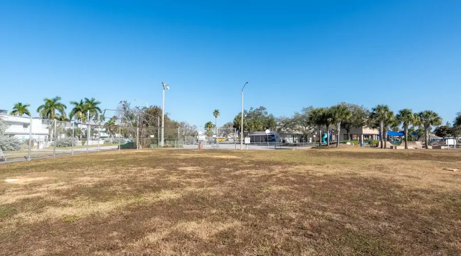 6251 10th Avenue S, Gulfport, Florida, 33707, United States, 4 Bedrooms Bedrooms, 14 Rooms Rooms,2 BathroomsBathrooms,Residential,For Sale,10th Avenue ,2024357