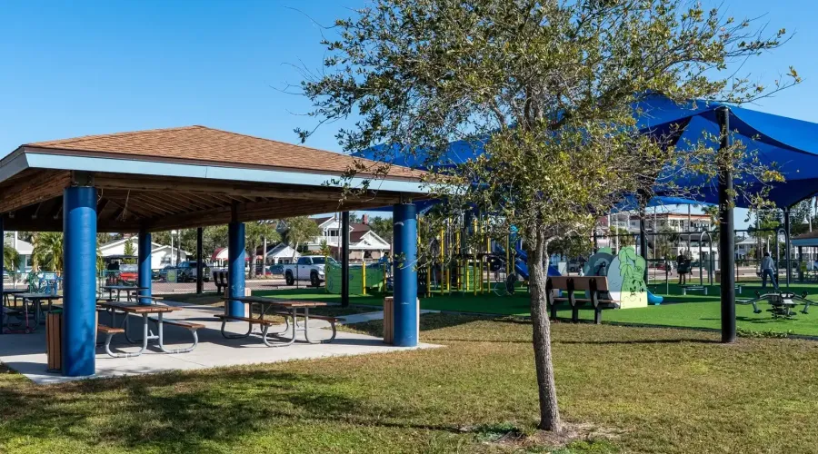 6251 10th Avenue S, Gulfport, Florida, 33707, United States, 4 Bedrooms Bedrooms, 14 Rooms Rooms,2 BathroomsBathrooms,Residential,For Sale,10th Avenue ,2024357