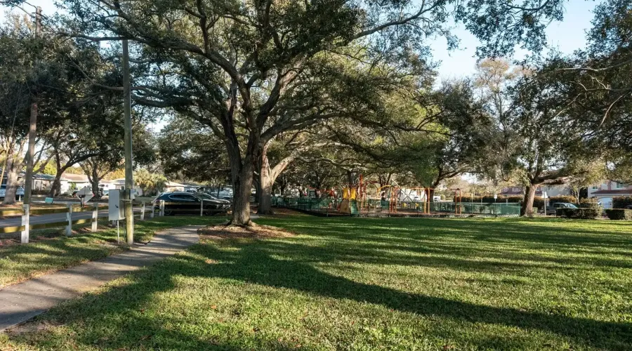 6251 10th Avenue S, Gulfport, Florida, 33707, United States, 4 Bedrooms Bedrooms, 14 Rooms Rooms,2 BathroomsBathrooms,Residential,For Sale,10th Avenue ,2024357