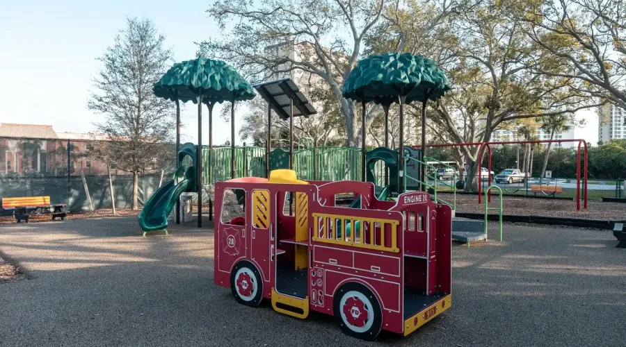 6251 10th Avenue S, Gulfport, Florida, 33707, United States, 4 Bedrooms Bedrooms, 14 Rooms Rooms,2 BathroomsBathrooms,Residential,For Sale,10th Avenue ,2024357