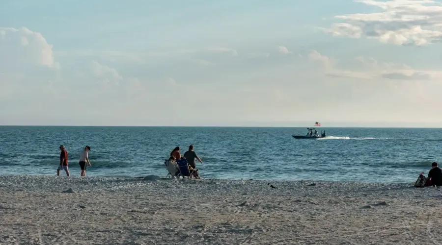 6251 10th Avenue S, Gulfport, Florida, 33707, United States, 4 Bedrooms Bedrooms, 14 Rooms Rooms,2 BathroomsBathrooms,Residential,For Sale,10th Avenue ,2024357