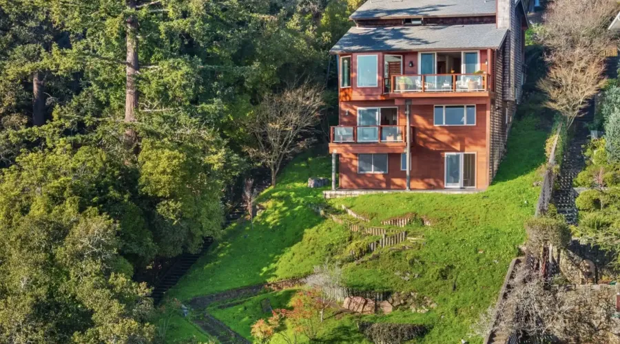 266 Bayview Avenue, Belvedere, California, United States, 5 Bedrooms Bedrooms, ,3.5 BathroomsBathrooms,Residential,For Sale,266 Bayview Avenue,2026479